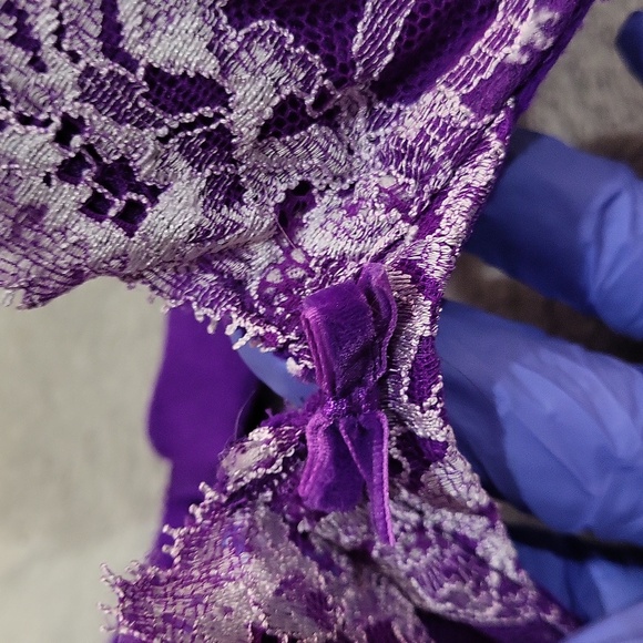 Victoria's Secret Bra - Picture 4 of 10